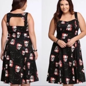 Torrid NWT Skulls & Arrows Cut Out Sundress NWT Size 28 28W